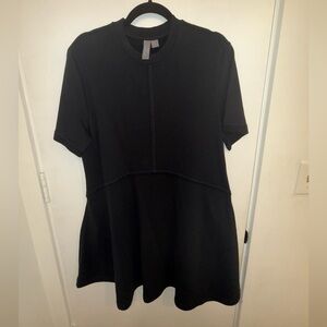 Sweaty Betty London Revive T-Shirt Dress in Black (M)
